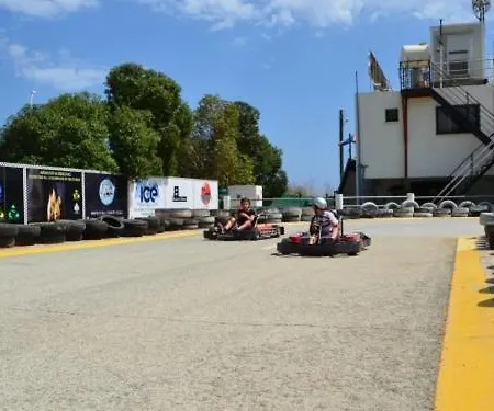 Tsokkos Paradise Village リゾート 4*