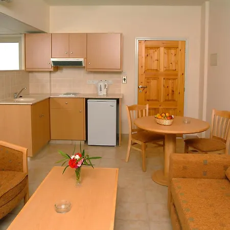 Semesteranläggning (resort) Tsokkos Paradise Village 4*