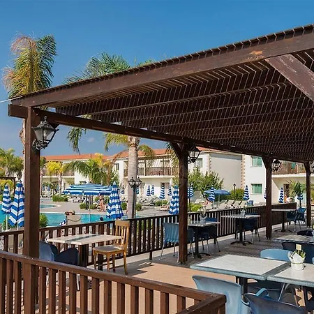Semesteranläggning (resort) Tsokkos Paradise Village 4*