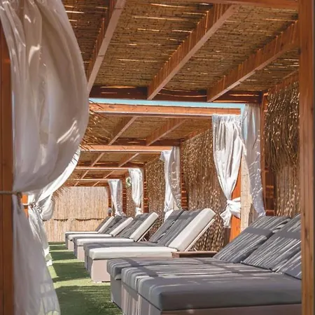 리조트 Tsokkos Paradise Village
