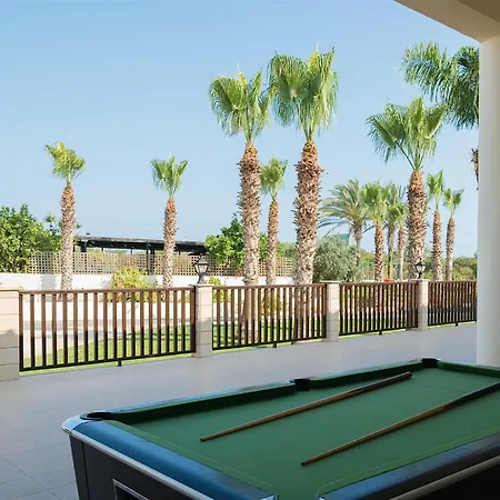Semesteranläggning (resort) Tsokkos Paradise Village 4*