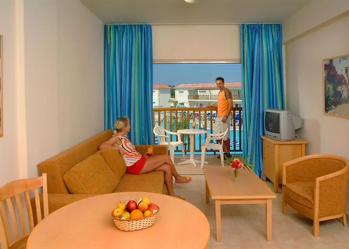 Tsokkos Paradise Village 4*