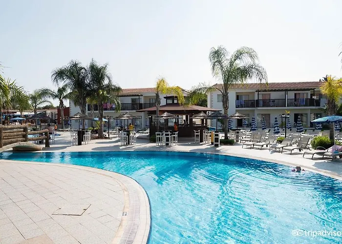 Tsokkos Paradise Village Complex